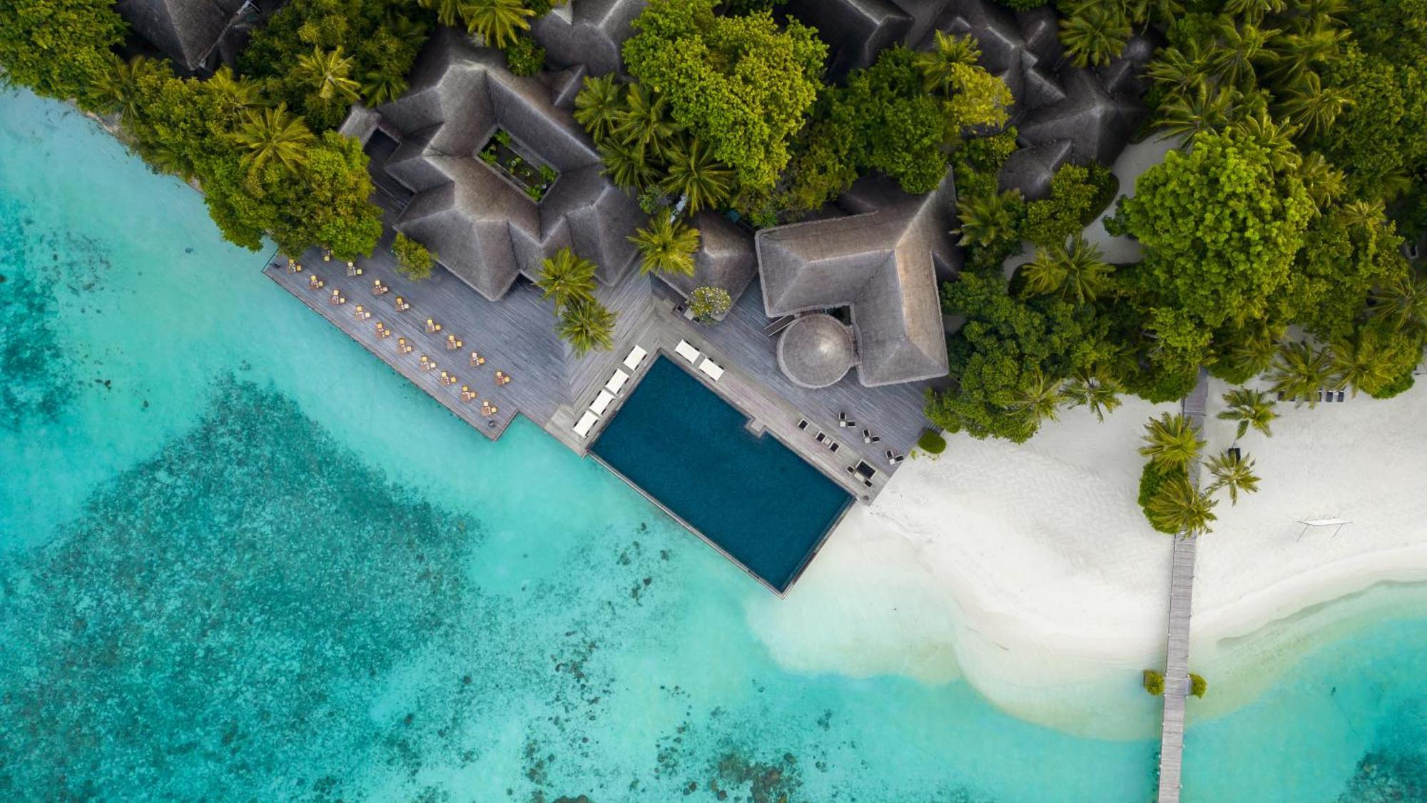 Coco Bodu Hithi - 50 Percent Off Shared Roundtrip Speedboat For Stays From 1 May To September 2025 Esterno foto Aerial view of the resort
