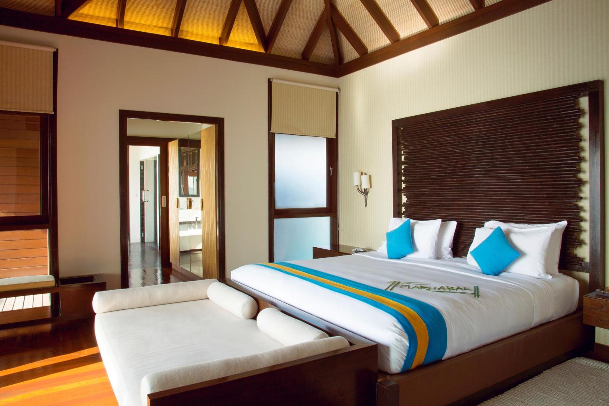 Coco Bodu Hithi - 50 Percent Off Shared Roundtrip Speedboat For Stays From 1 May To September 2025 Esterno foto A bedroom at the resort