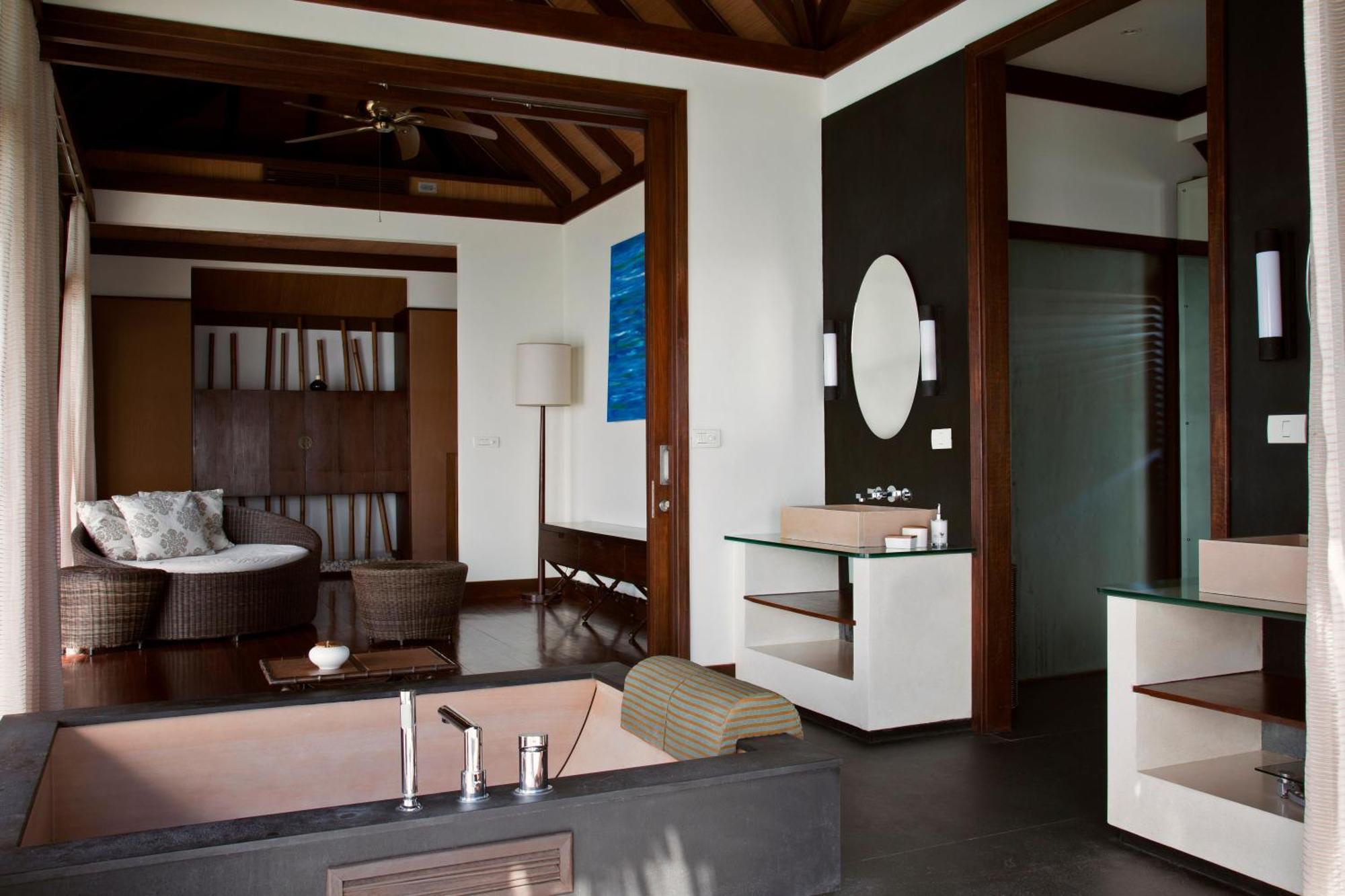 Coco Bodu Hithi - 50 Percent Off Shared Roundtrip Speedboat For Stays From 1 May To September 2025 Esterno foto Bathroom