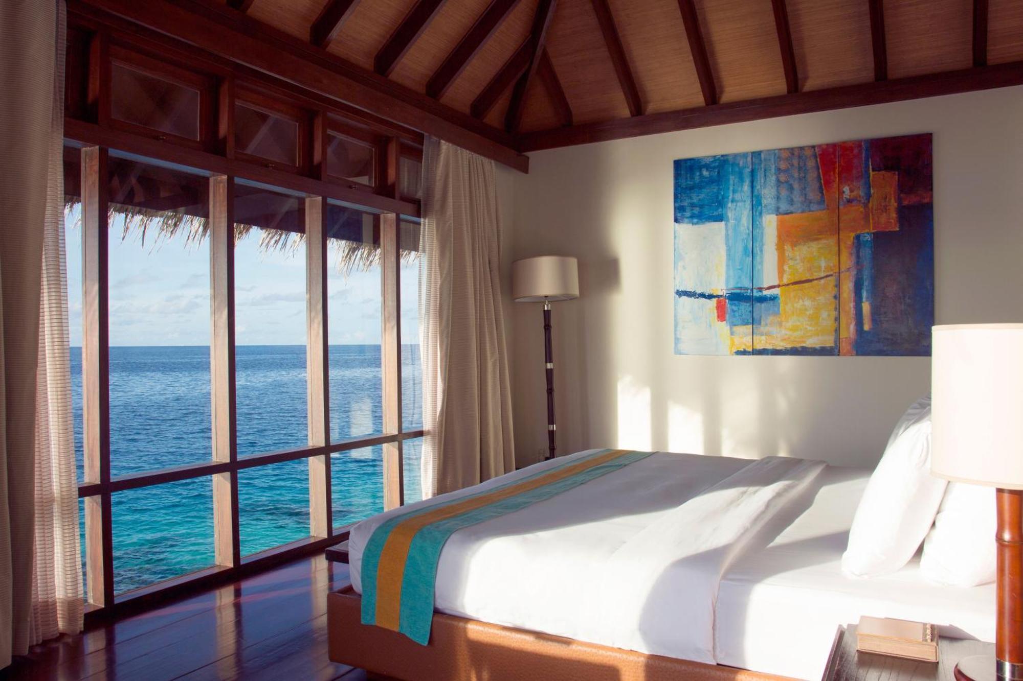 Coco Bodu Hithi - 50 Percent Off Shared Roundtrip Speedboat For Stays From 1 May To September 2025 Esterno foto A bedroom at the resort