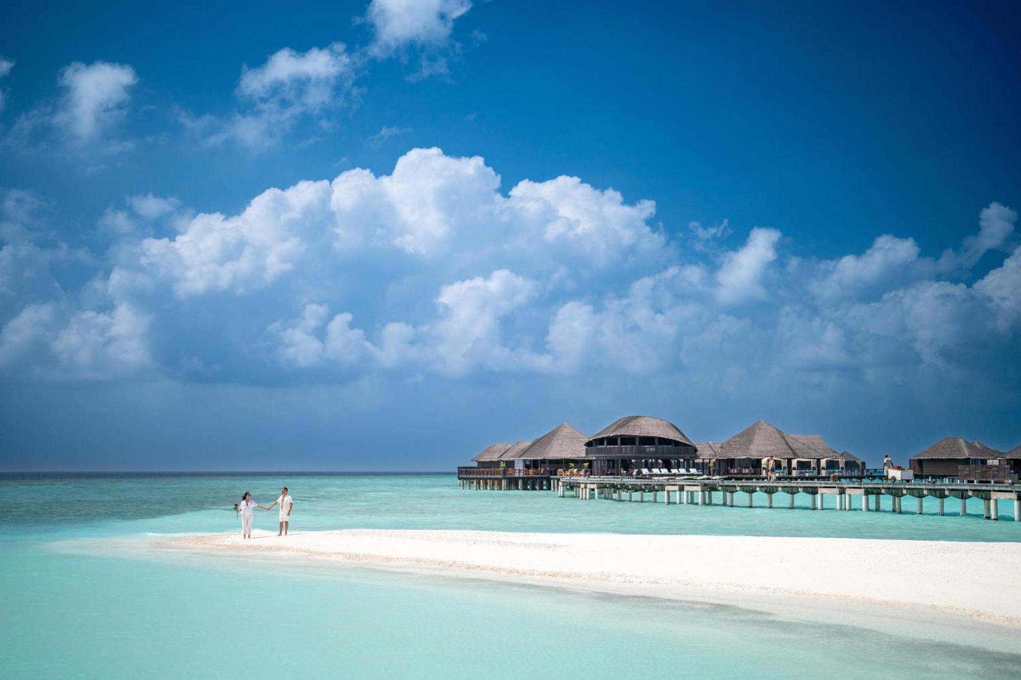 Coco Bodu Hithi - 50 Percent Off Shared Roundtrip Speedboat For Stays From 1 May To September 2025 Esterno foto The Maldives is a tropical paradise.