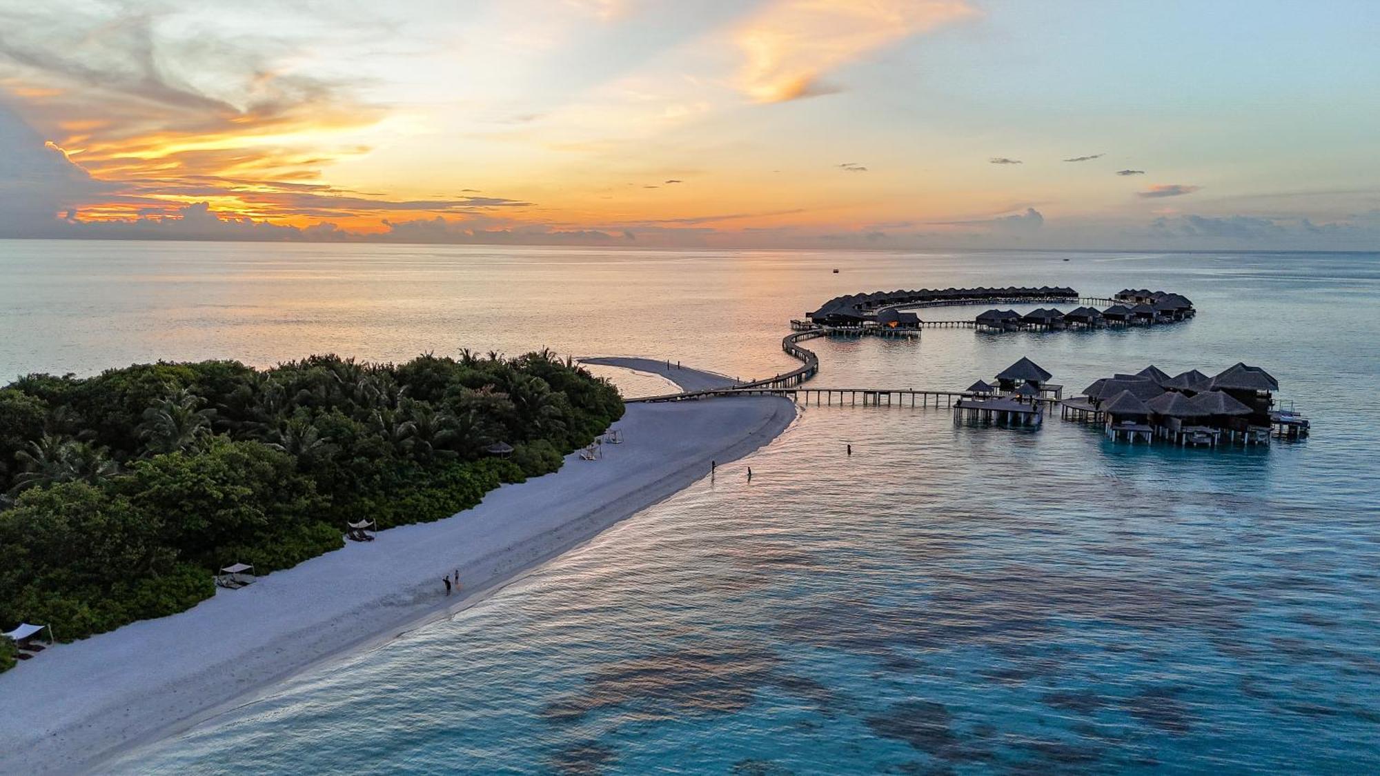 Coco Bodu Hithi - 50 Percent Off Shared Roundtrip Speedboat For Stays From 1 May To September 2025 Esterno foto Sunset at the island