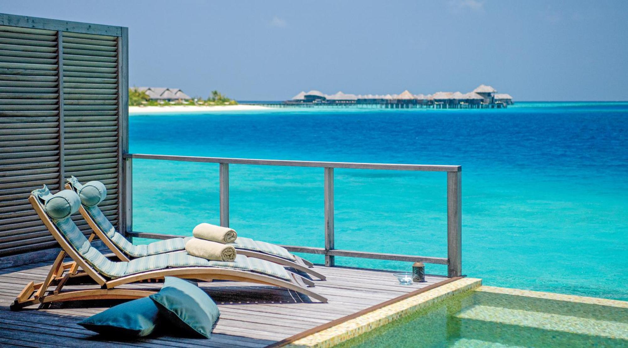 Coco Bodu Hithi - 50 Percent Off Shared Roundtrip Speedboat For Stays From 1 May To September 2025 Esterno foto The Maldives is a popular tourist destination.