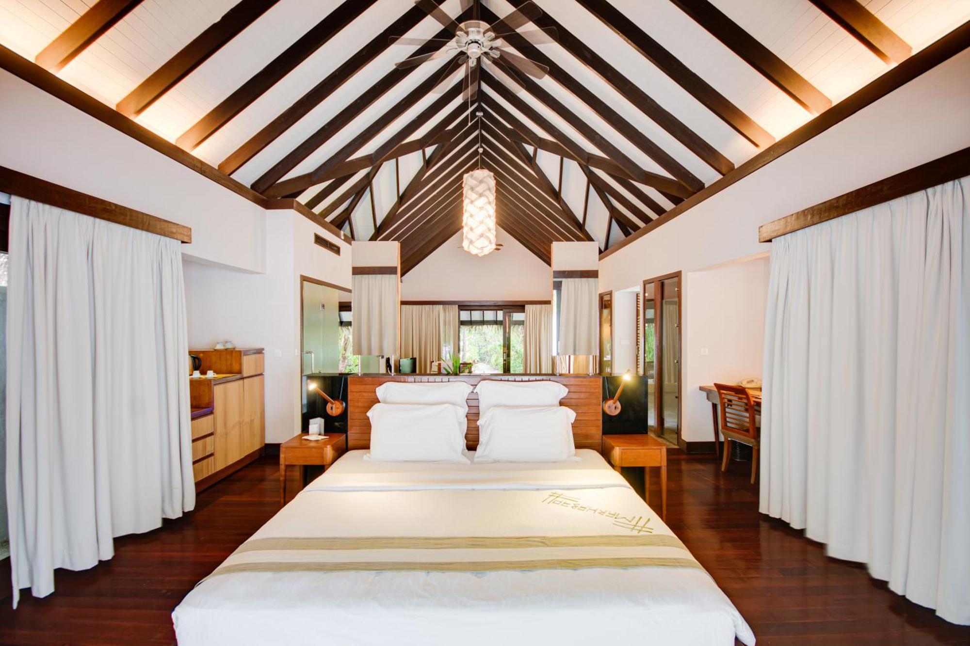 Coco Bodu Hithi - 50 Percent Off Shared Roundtrip Speedboat For Stays From 1 May To September 2025 Esterno foto A bedroom at the resort