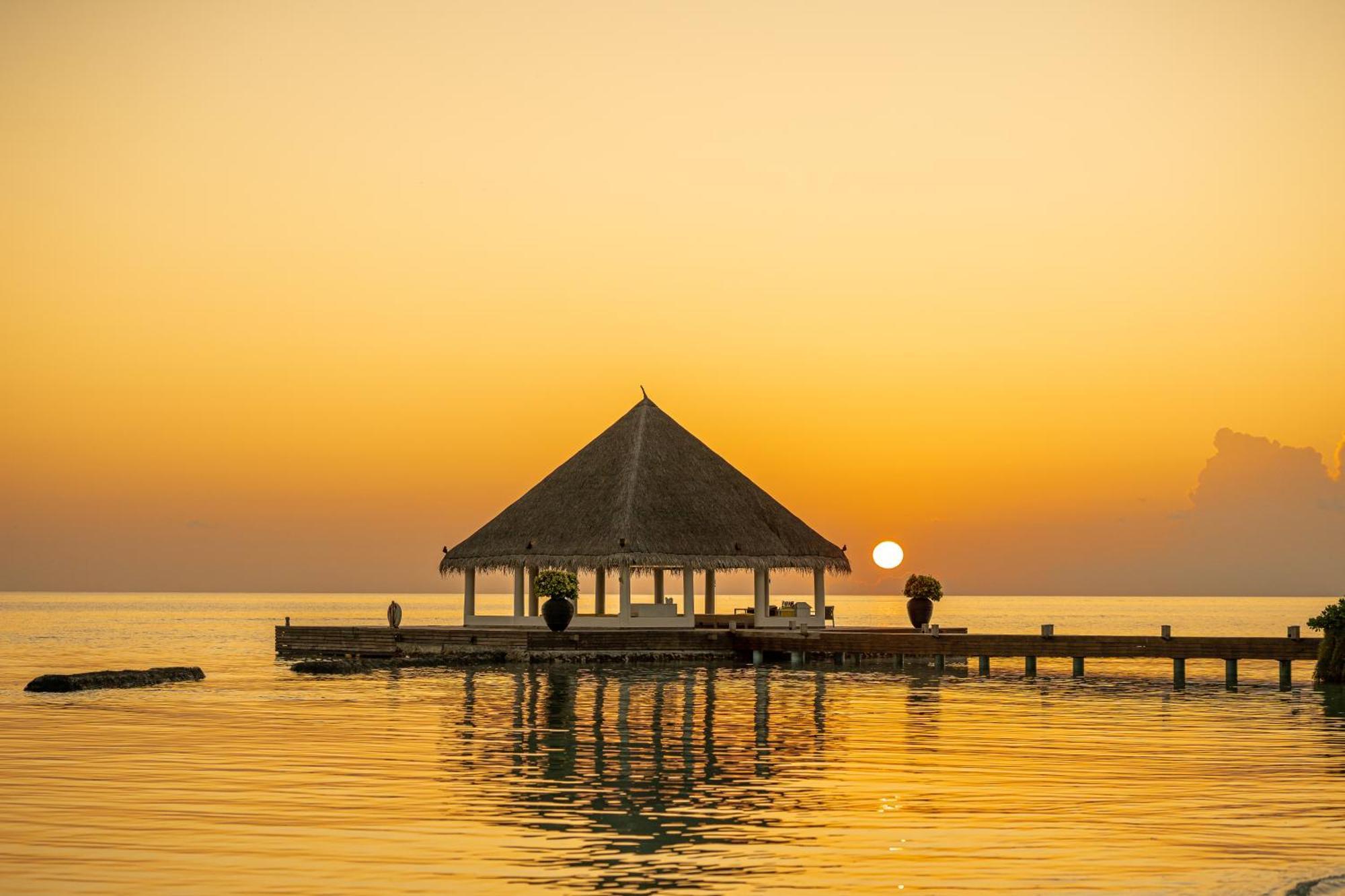 Coco Bodu Hithi - 50 Percent Off Shared Roundtrip Speedboat For Stays From 1 May To September 2025 Esterno foto Sunset at the Maldives