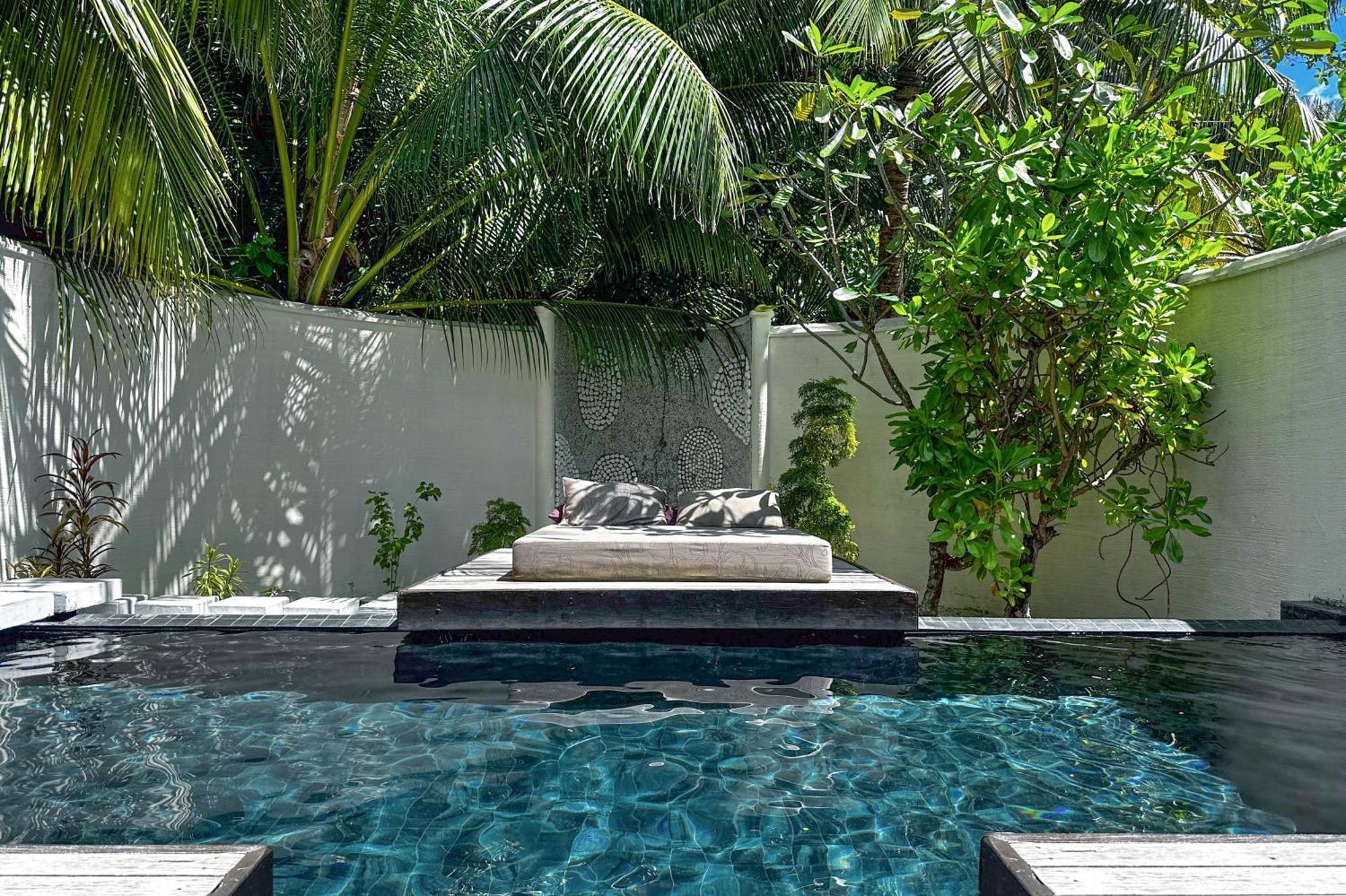 Coco Bodu Hithi - 50 Percent Off Shared Roundtrip Speedboat For Stays From 1 May To September 2025 Esterno foto The pool at the 2012 edition of the resort