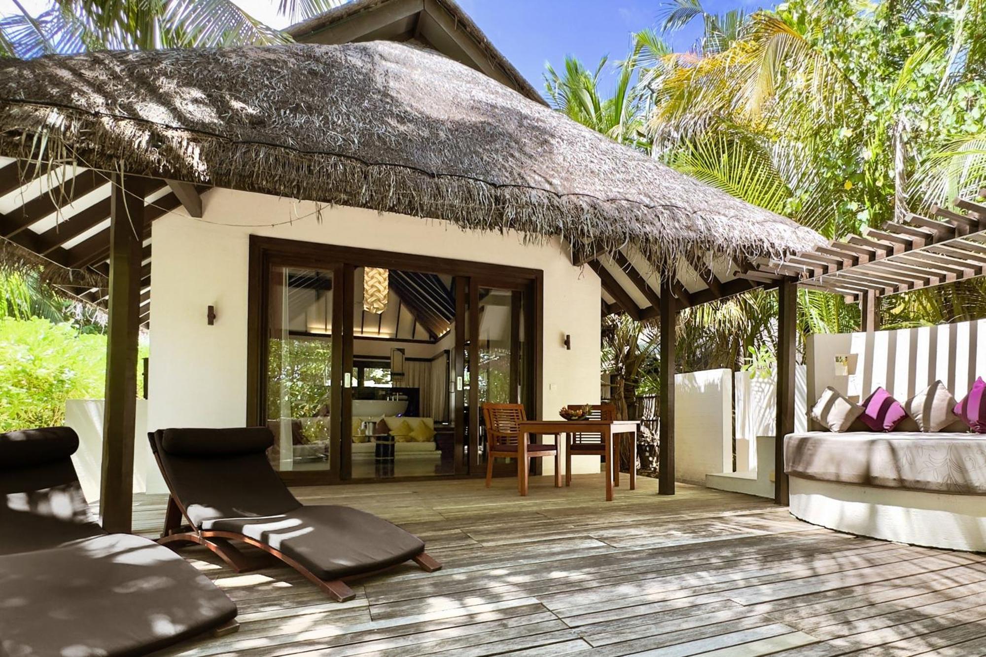 Coco Bodu Hithi - 50 Percent Off Shared Roundtrip Speedboat For Stays From 1 May To September 2025 Esterno foto A villa at the resort