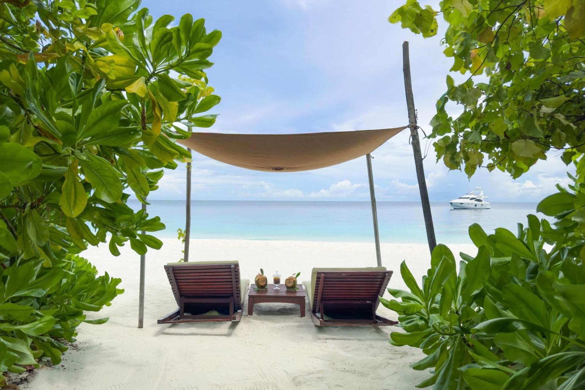 Coco Bodu Hithi - 50 Percent Off Shared Roundtrip Speedboat For Stays From 1 May To September 2025 Esterno foto Beach at the resort
